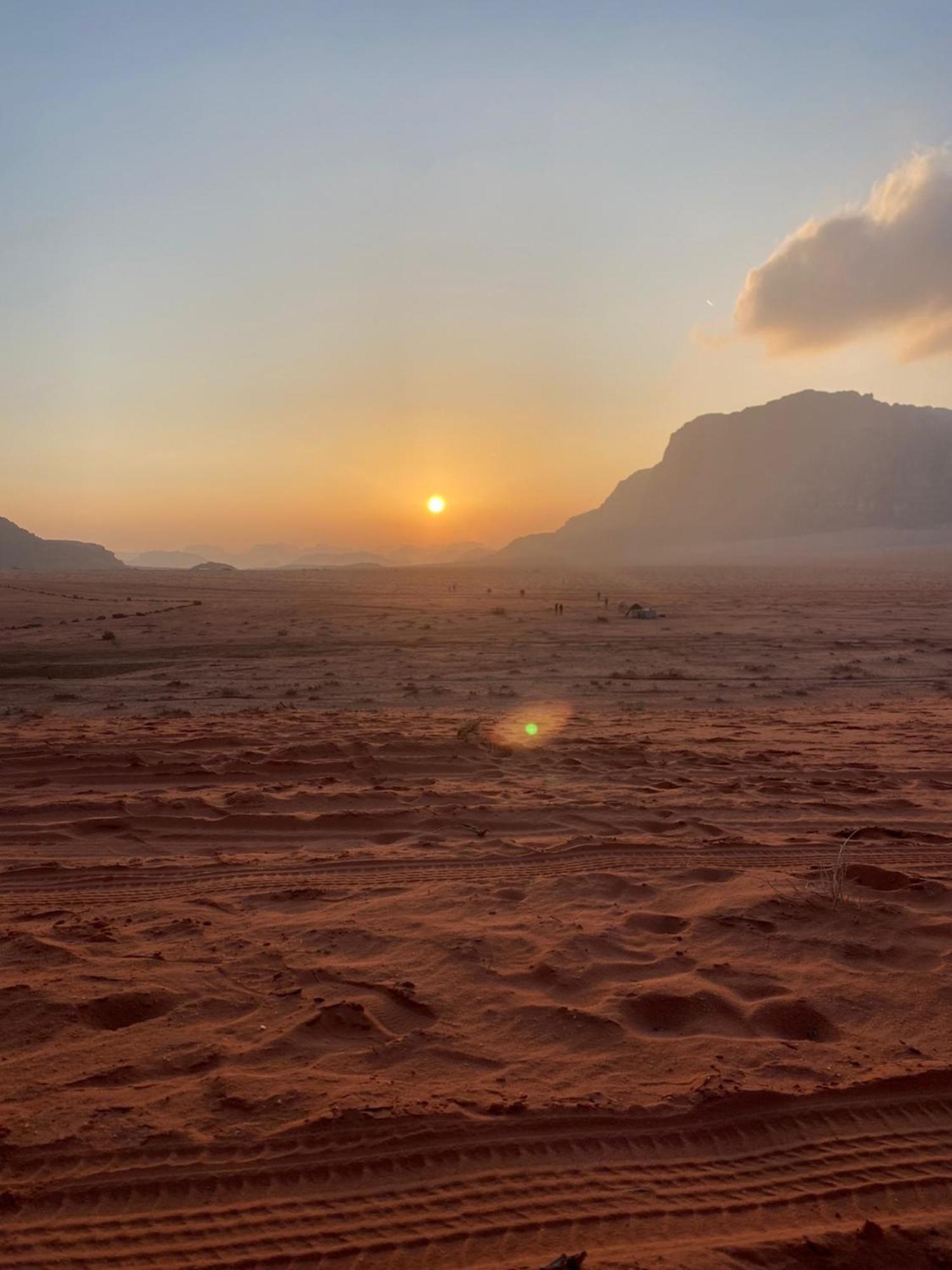 Bed and Breakfast Calm Camp Wadi Rum Exterior foto