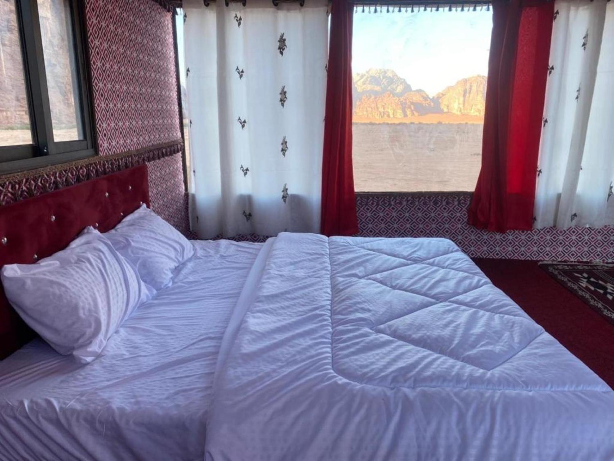 Bed and Breakfast Calm Camp Wadi Rum Exterior foto